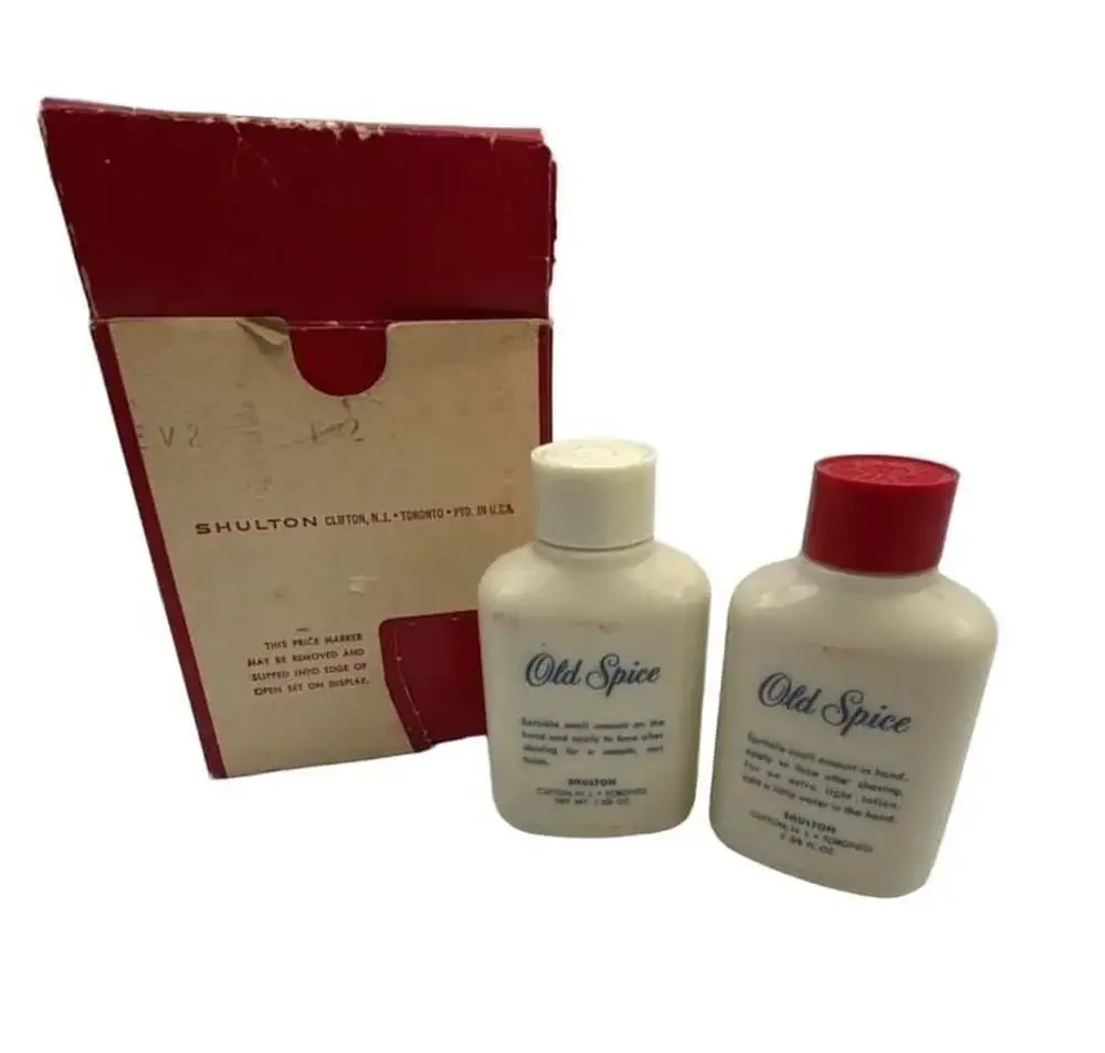 Vintage Old Spice Traveler Gift Set No. 3365 with After Shave Lotion and Talcum